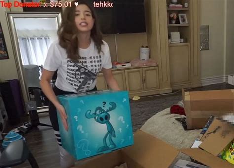 pokimane topless|Pokimane forgets about mirror during unboxing stream, promptly flips。